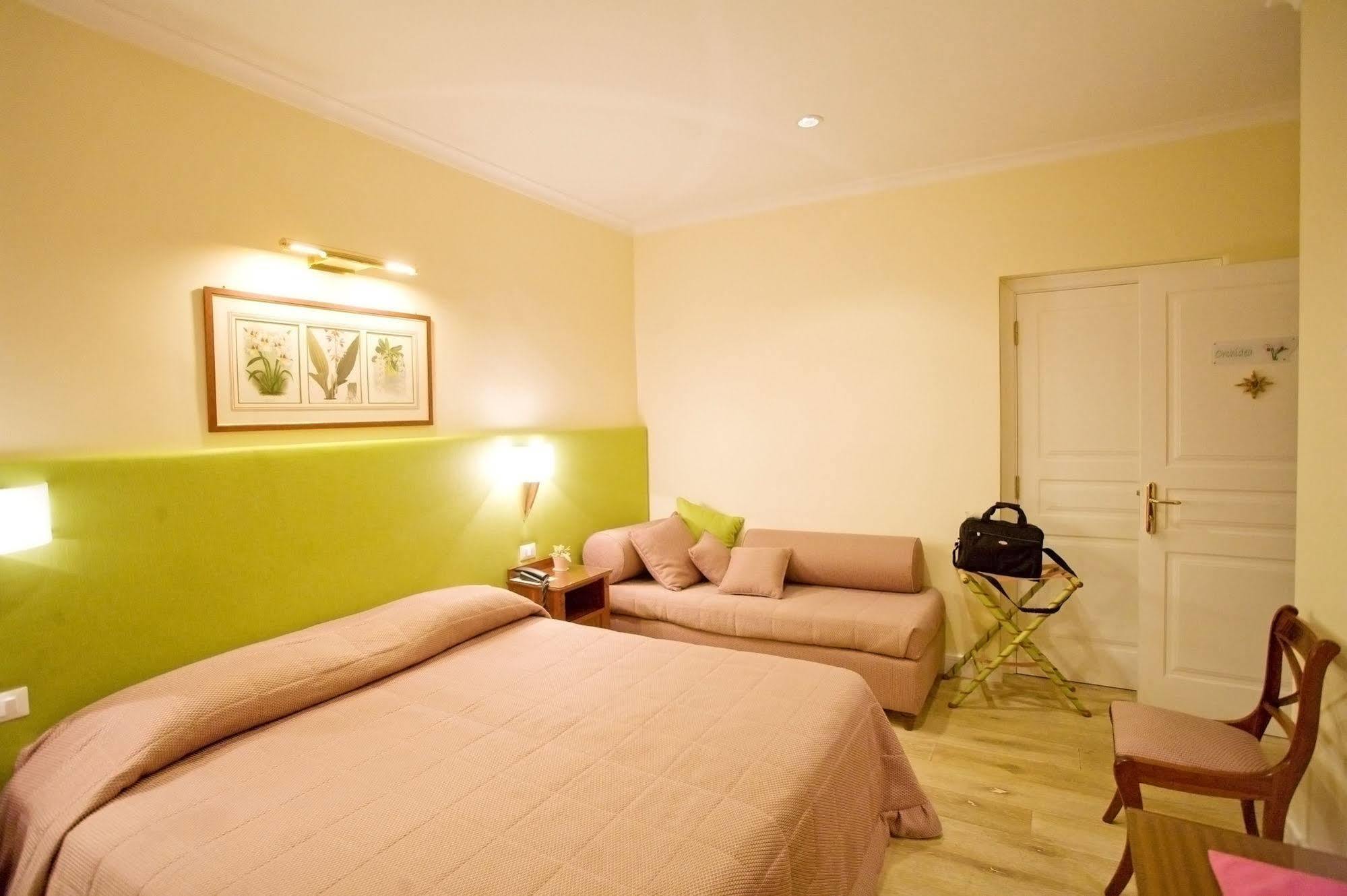 I Giardini Del Quirinale Bed & Breakfast Рим Екстериор снимка